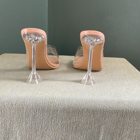 New , never worn Champagne stem stilettos , nude and clear in color - Picture 5 of 9